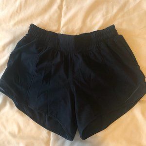 LuLulemon Hotty Hot Low-Rise Short - 4" Navy Size 4